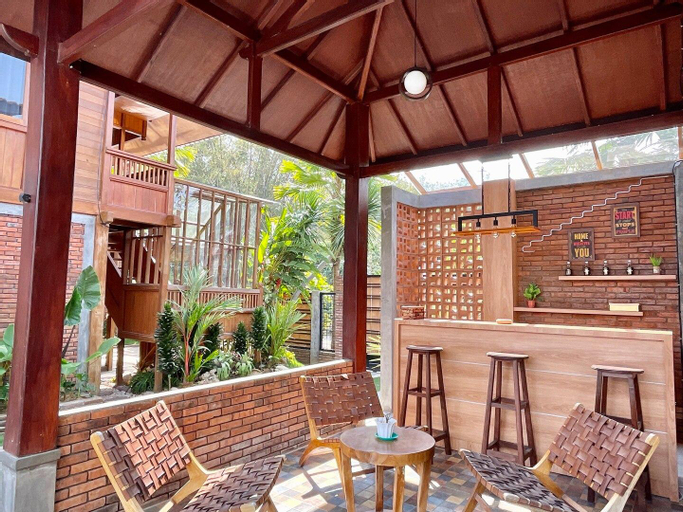 Food & Drinks 5, Tomohon 4BR Private Pool Villa Batu, Malang