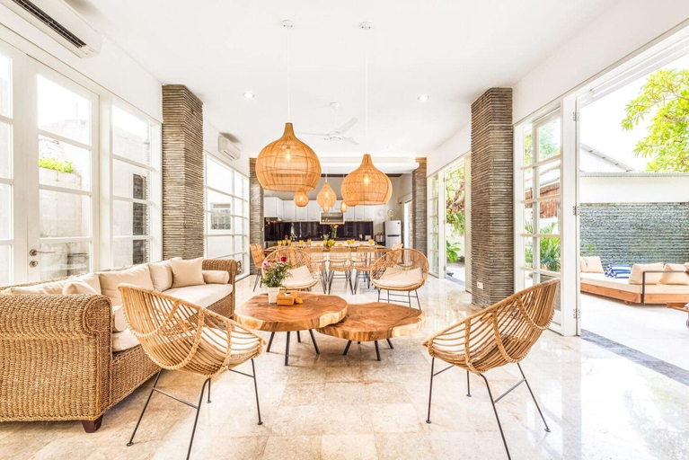 Public Area 4, Villa Milano (6 BDR), prime Location, Pool, Garden, Badung