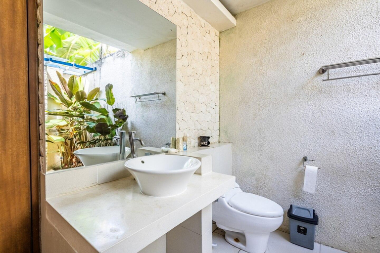 Bathroom 2, Villa Anedda Merta Sari ✦4BR ✦Private Pool, Denpasar