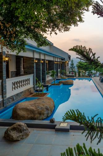 4, Hidden Valley Hills, Purwakarta
