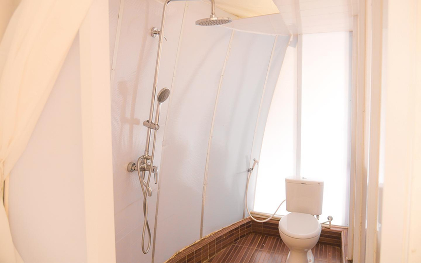 Bathroom, Lembah Indah Resort, Malang