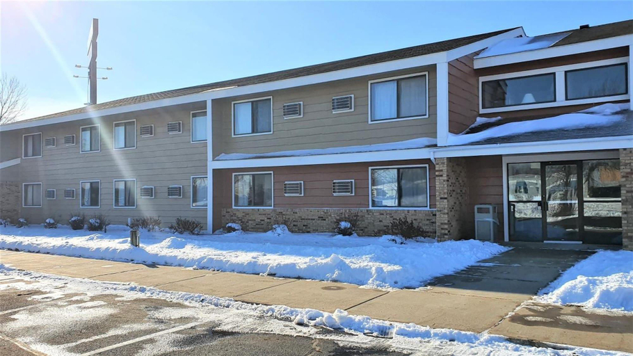 Exterior & Views 5, AmeriVu Inn & Suites - Avon, Stearns