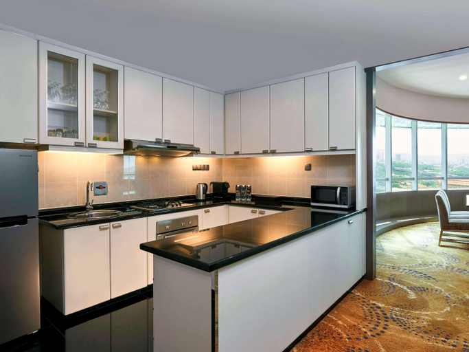 Dining Room 10