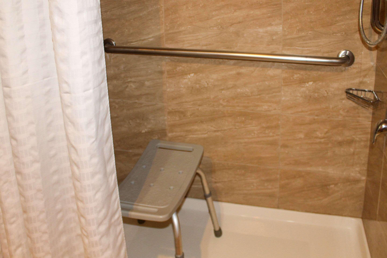 Bathroom 4, Comfort Inn, Gloucester