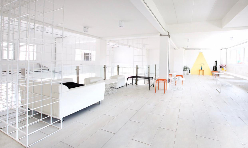 Public Area 2, Flat White Cafe x Poshtel, Muang Lampang