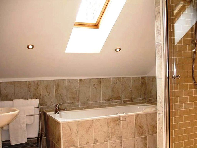 Bathroom 3, Grassington House, North Yorkshire