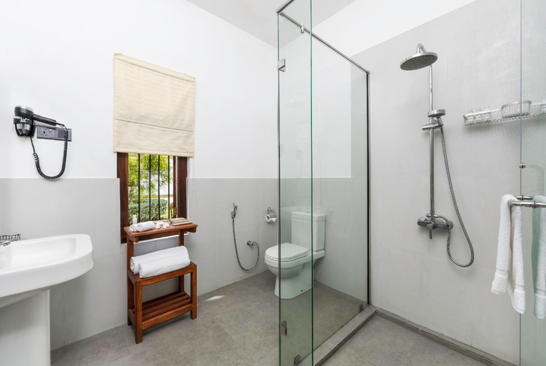 Bathroom 5, Fox Resorts Jaffna, Nallur