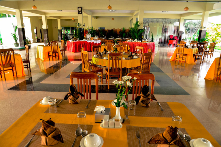 Food & Drinks 5, Ocean Blue Ngwe Saung Beach Hotel, Bassein