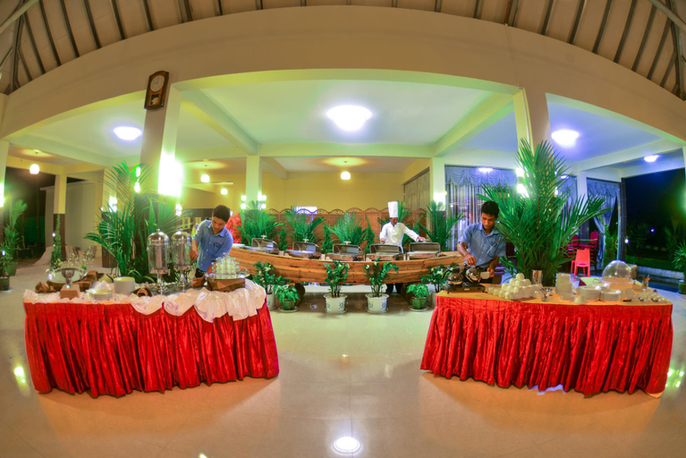 Food & Drinks 2, Ocean Blue Ngwe Saung Beach Hotel, Bassein