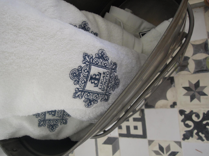 Bathroom 4, Lugar Bonito Hotel, Malay