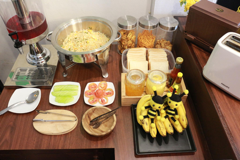 Food & Drinks 5, Beehive Phuket Old Town - Hostel, Phuket Island