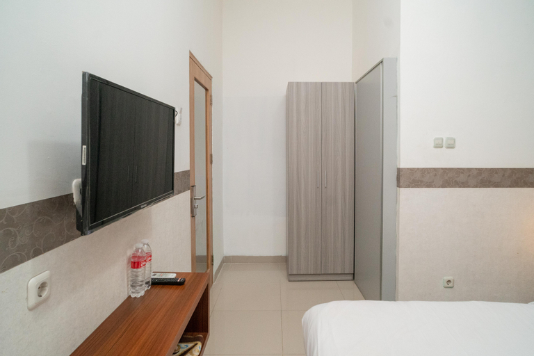 RedDoorz Syariah near Kota Cinema Mall Jatiasih, Serang