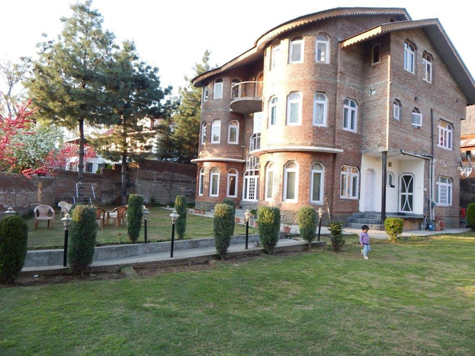 Exterior view 3, Greenwoods Inn, Srinagar