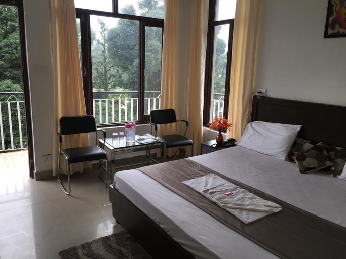 Bedroom 2, Hotel The Oak Valley, Kangra