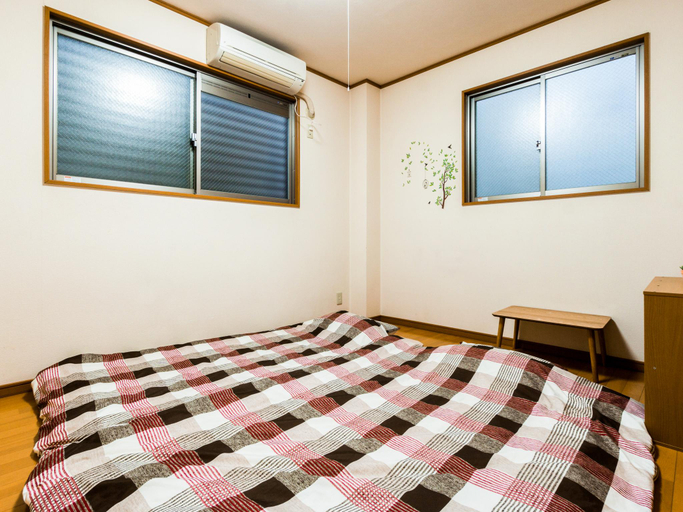 Others 4, Awaza House 2, Osaka