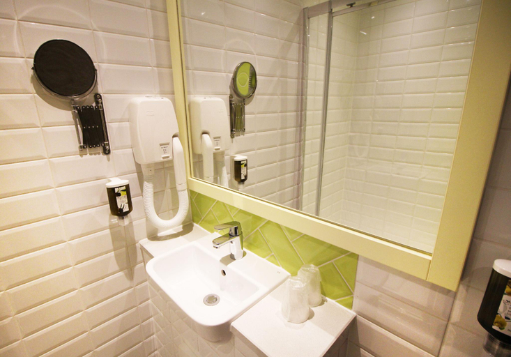 Bathroom 3, Best Western Plus London Wembley Hotel, London