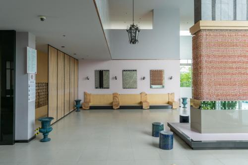 The Legend Boat House 2 Bedroom Seaview Condominium, Cha-Am