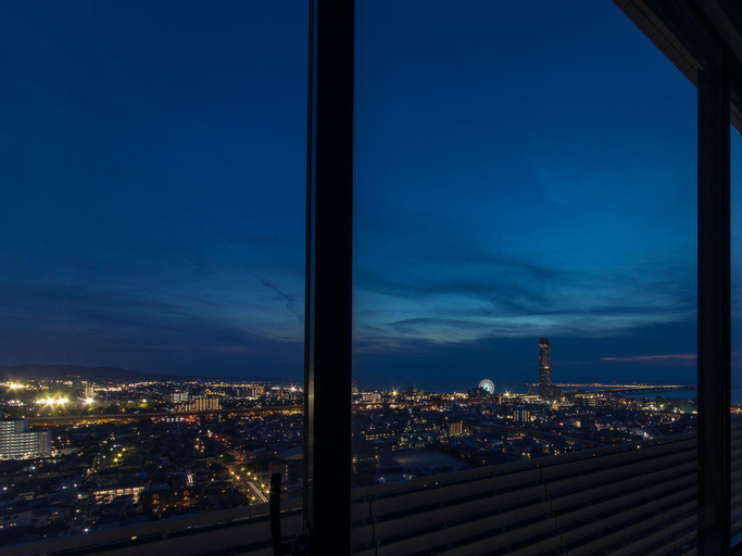 Exterior & Views 23