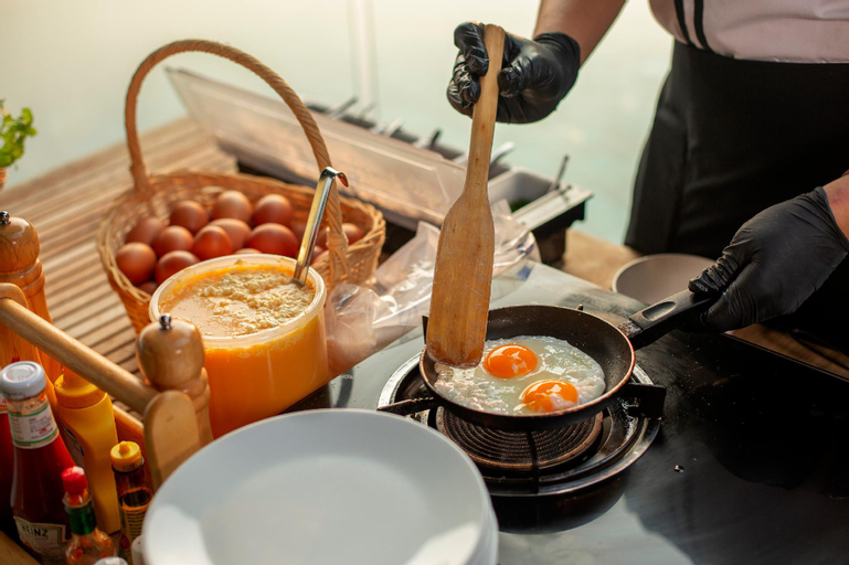 Food & Drinks 7