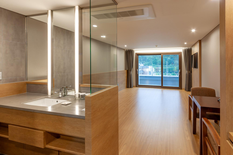 Bathroom 4, Ramada Resort MungyeongSaejae, Mungyeong