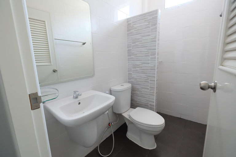 Bathroom 4, Noble Baan Pastel, Muang Chiang Mai