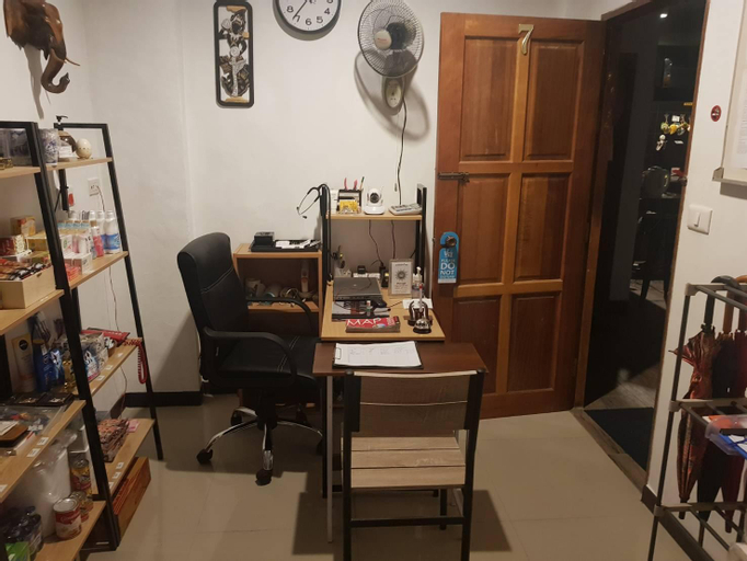 Others, SAMs Guest House, Phaya Thai