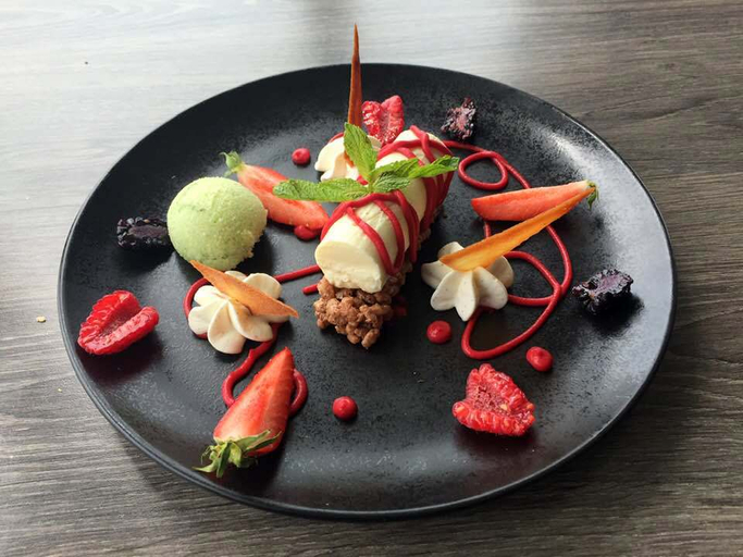 Food & Drinks 5, Logis Hotel & Restaurant Les Mouettes,Larmor Plage, Morbihan