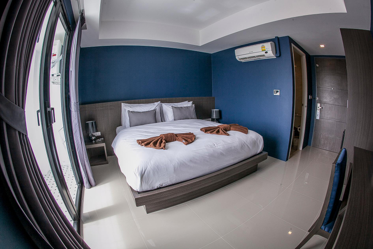 Bathroom 4, The Seens Hotel, Mueang Krabi