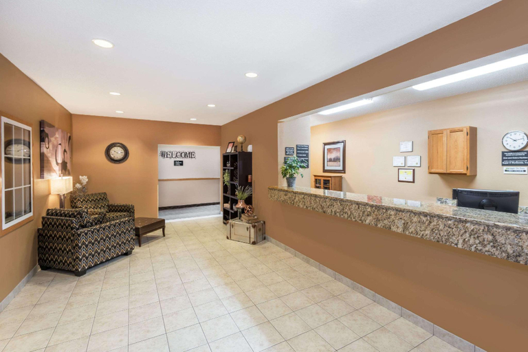 Public Area, Super 8 by Wyndham Fort Dodge IA, Webster