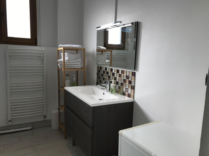 Bathroom 4, Le Catalpa 🌳 centre ville, jardin & parking!, Haute-Savoie