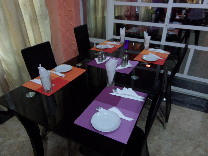 Food & Drinks 3, Alheri Suites, IbadanSouth-West