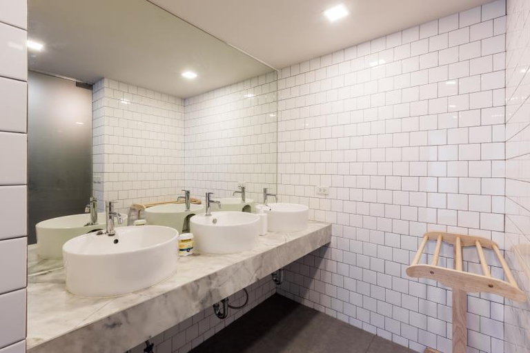 Bathroom 4, Snoozz Hotel - Hostel, Mueang Krabi