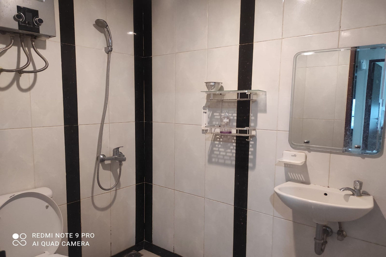 Bathroom 5, Grand Kamala Lagoon by Hera Palace, Bekasi