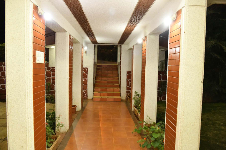 Public Area 2, River Palace, Satara