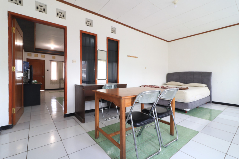 Dining Room 17