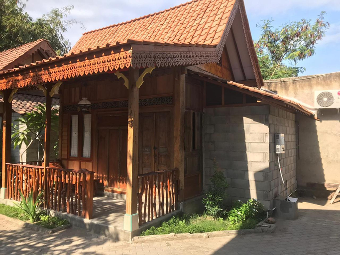 Exterior & Views 2, Diana's Homestay, Banyuwangi