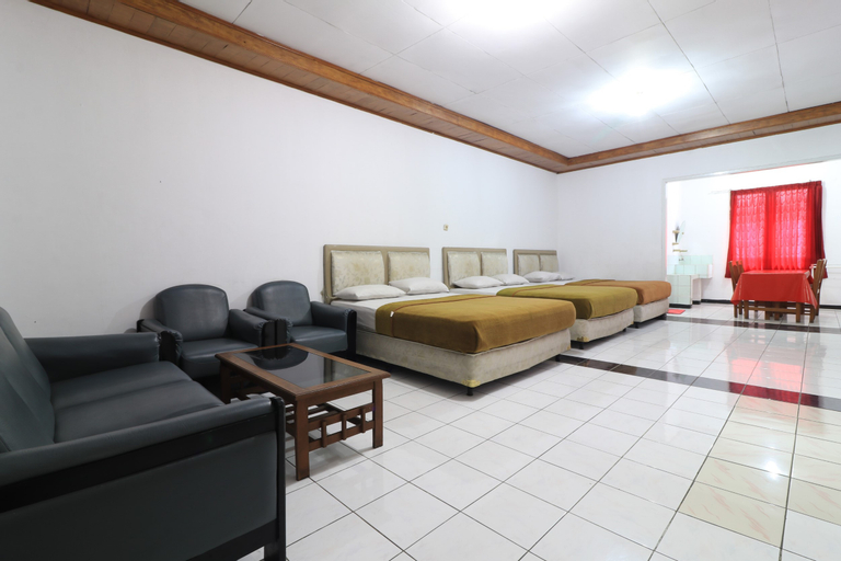 Bedroom 13
