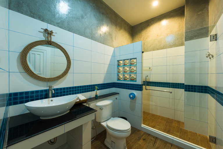 Bathroom 4, The Iconic Hotel, Muang Ranong