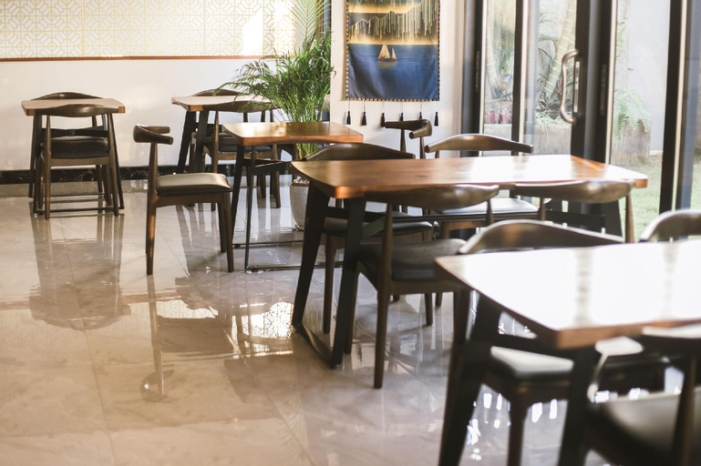 Food & Drinks 5, Thapae Twins Hotel, Muang Chiang Mai