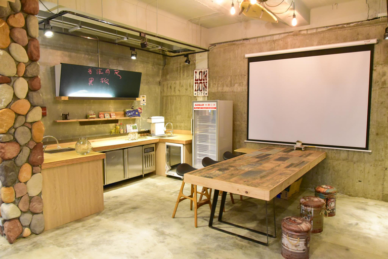 Public Area 2, PH Hostel, Penghu