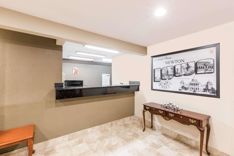 Public Area 2, Super 8 by Wyndham Newton, Jasper