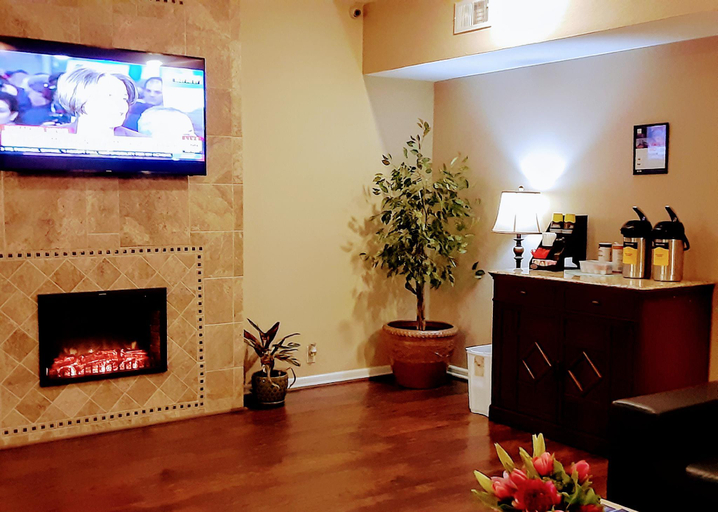Public Area 2, GuestHouse Enumclaw, King