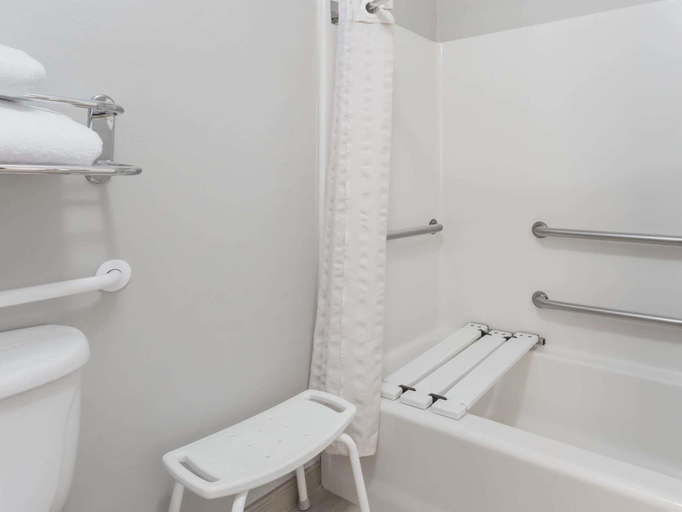 Bathroom 4, Hawthorn Suites By Wyndham Naples, Collier