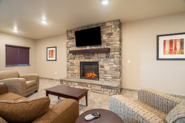 Public Area 2, Cobblestone Inn & Suites - Holdrege, Phelps