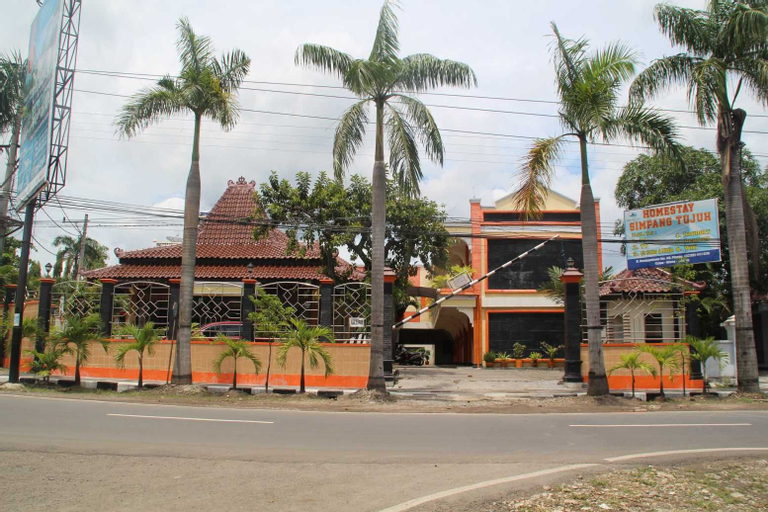 Homestay Simpang Tujuh - Tap to explore photos