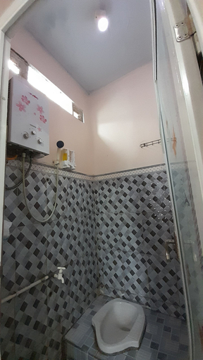 Bathroom 3, Homestay Merpati Dieng Syariah RedPartner, Wonosobo