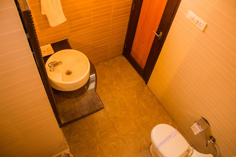 Bathroom 3, Mount N Mist Hotel, Nainital