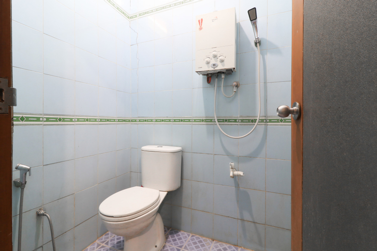 Bathroom 7
