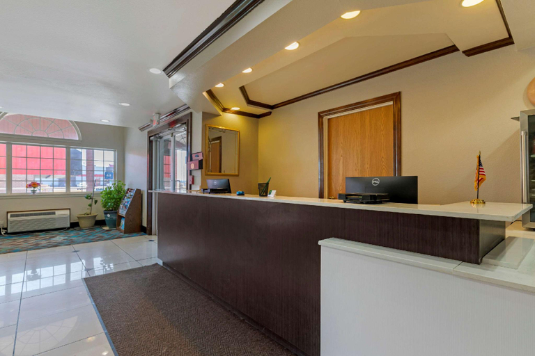 Public Area 2, Quality Inn, Sequoyah