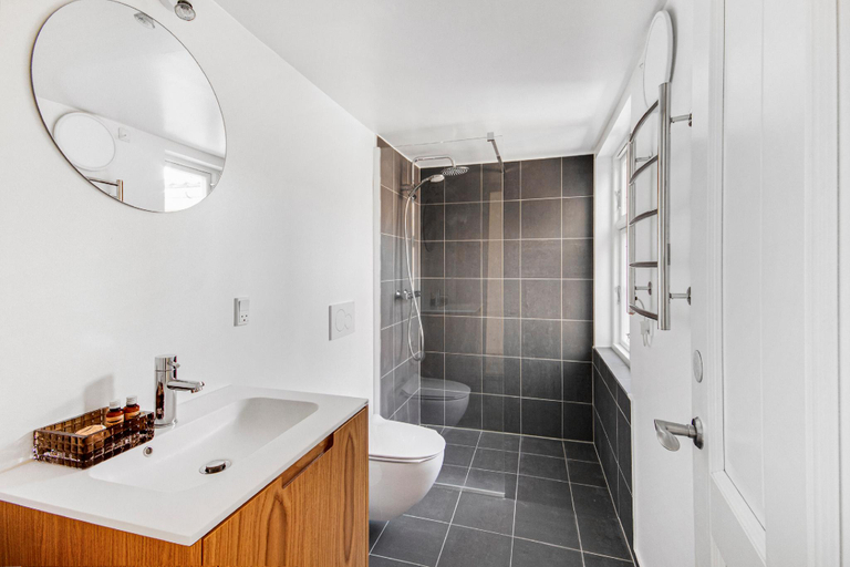 Bathroom 3, Fantastic bright apartment with a balcony in the heart of Copenhagen, Copenhagen